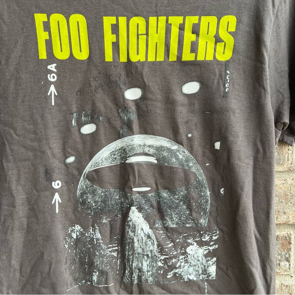 🍒💣 Foo Fighters tour style band t-shirt